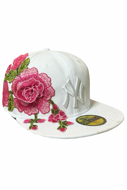 Casquette New Era 59Fifty Custom Blanche Fleurs Roses Fuchsia – taille 7 1/4