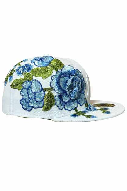 Casquette New Era 59Fifty Custom blanche Fleurs Bleues – Taille 7 1/4