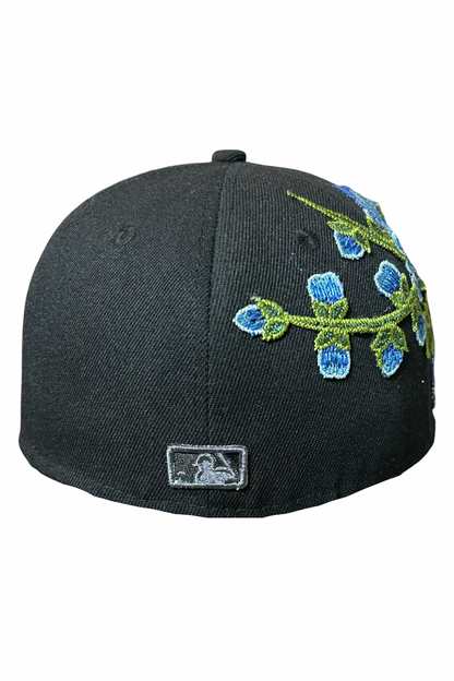 Casquette New Era 59Fifty Noire Custom Fleurs Bleues – Taille 7 1/4